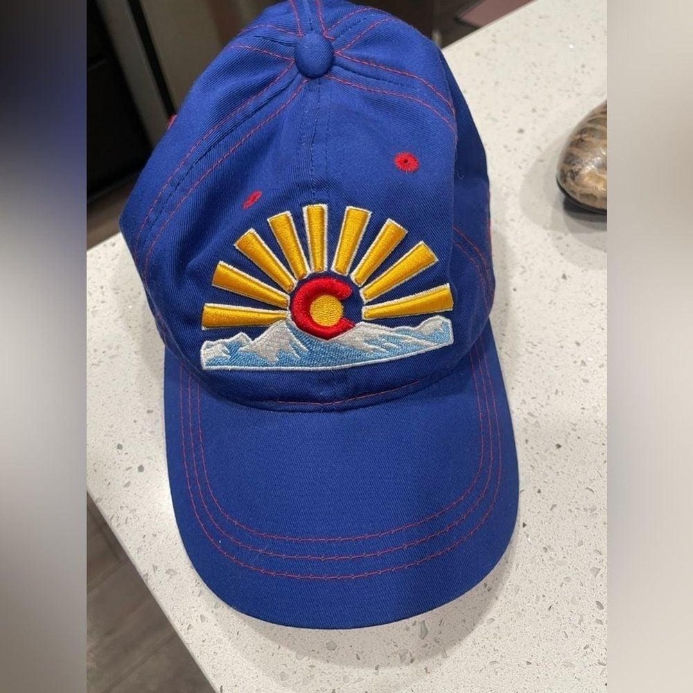 Aksel's Colorado sunset hat new